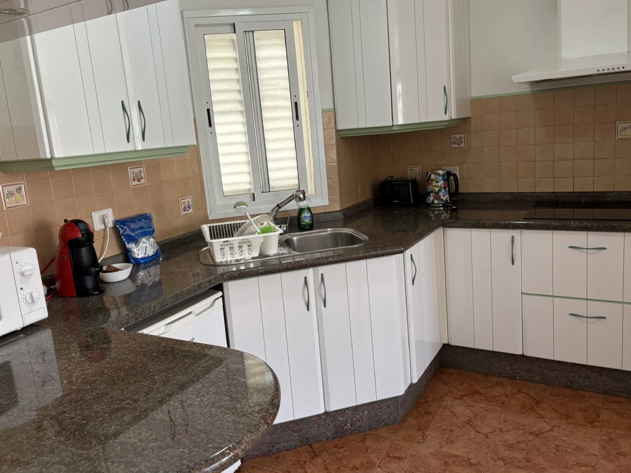 Cocina moderna y full equipada en Allegra Apartamento